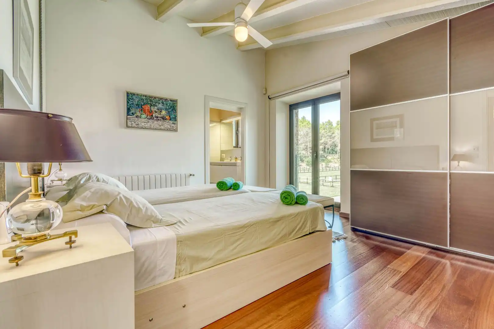 Habitación de Finca rústica en venta en Boadella i les Escaules con Calefacción, Jardín privado y Terraza