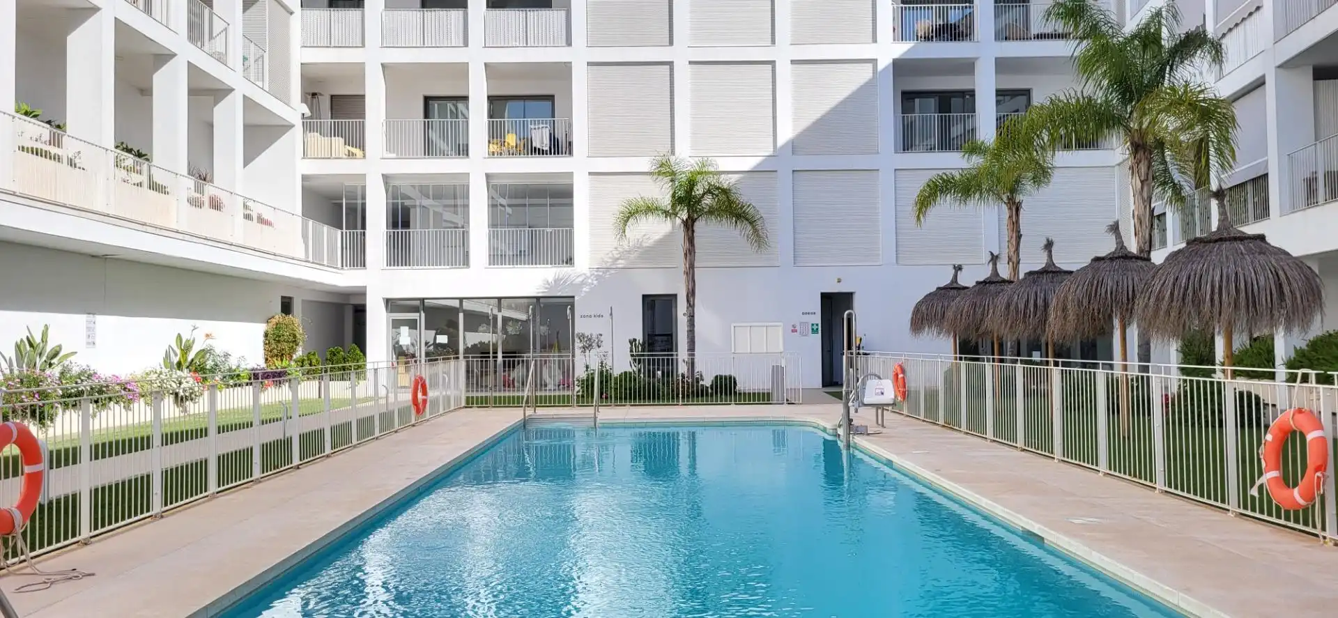 Piscina de Apartament en venda en Marbella amb Aire condicionat, Calefacció i Terrassa