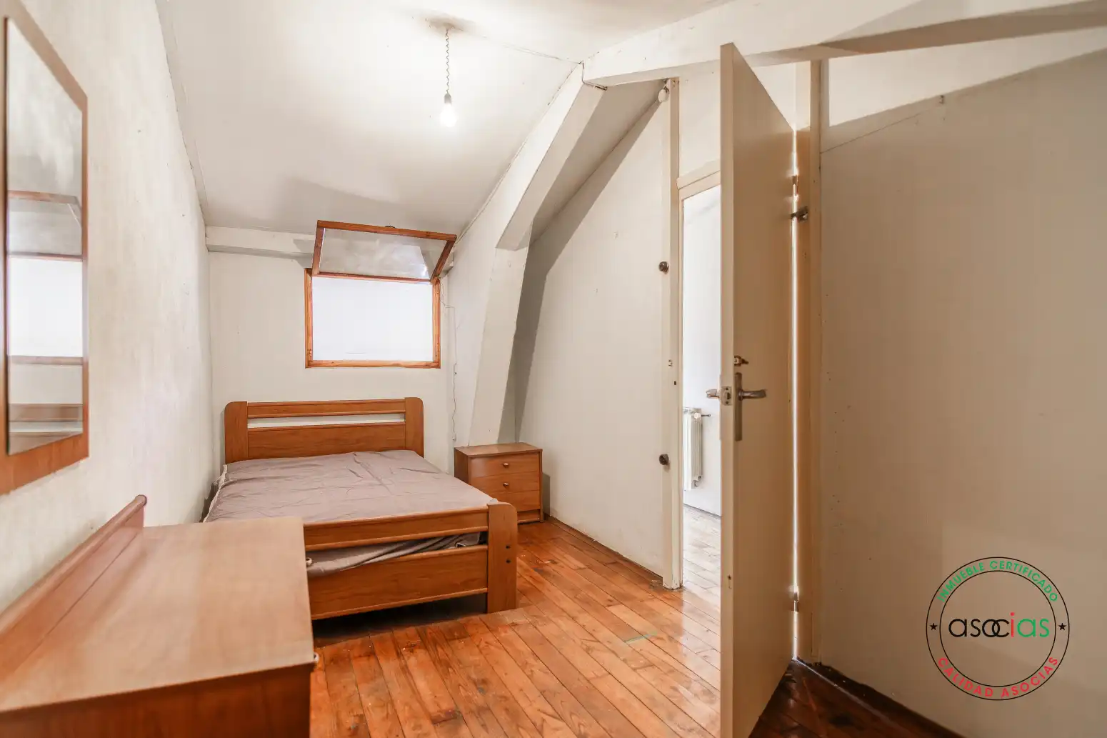 Habitación de Casa o chalet en venta en Las Regueras   con Calefacción y Jardín privado