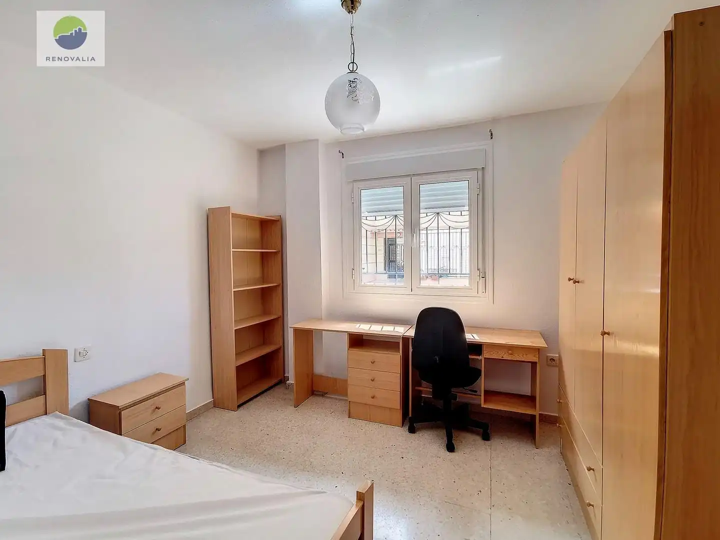 Bedroom of Flat for rent in Granada  with Storage room and Furnished