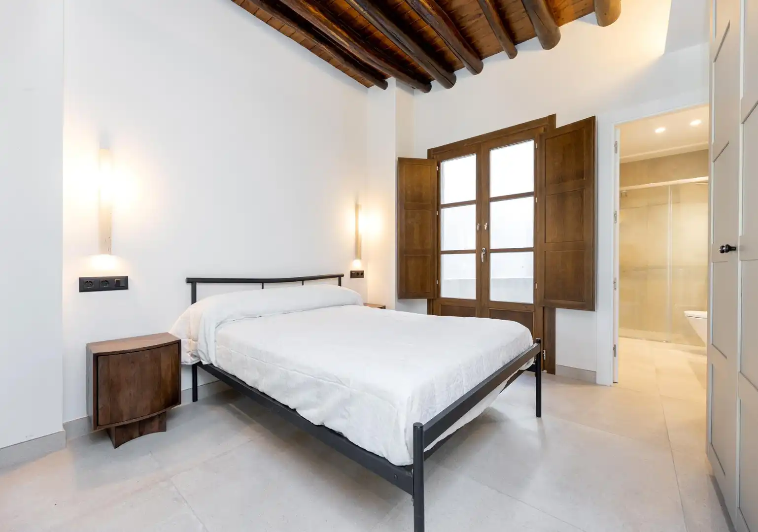 Bedroom of Apartments for rent in Granada  with Air Conditioner, Heating and Furnished