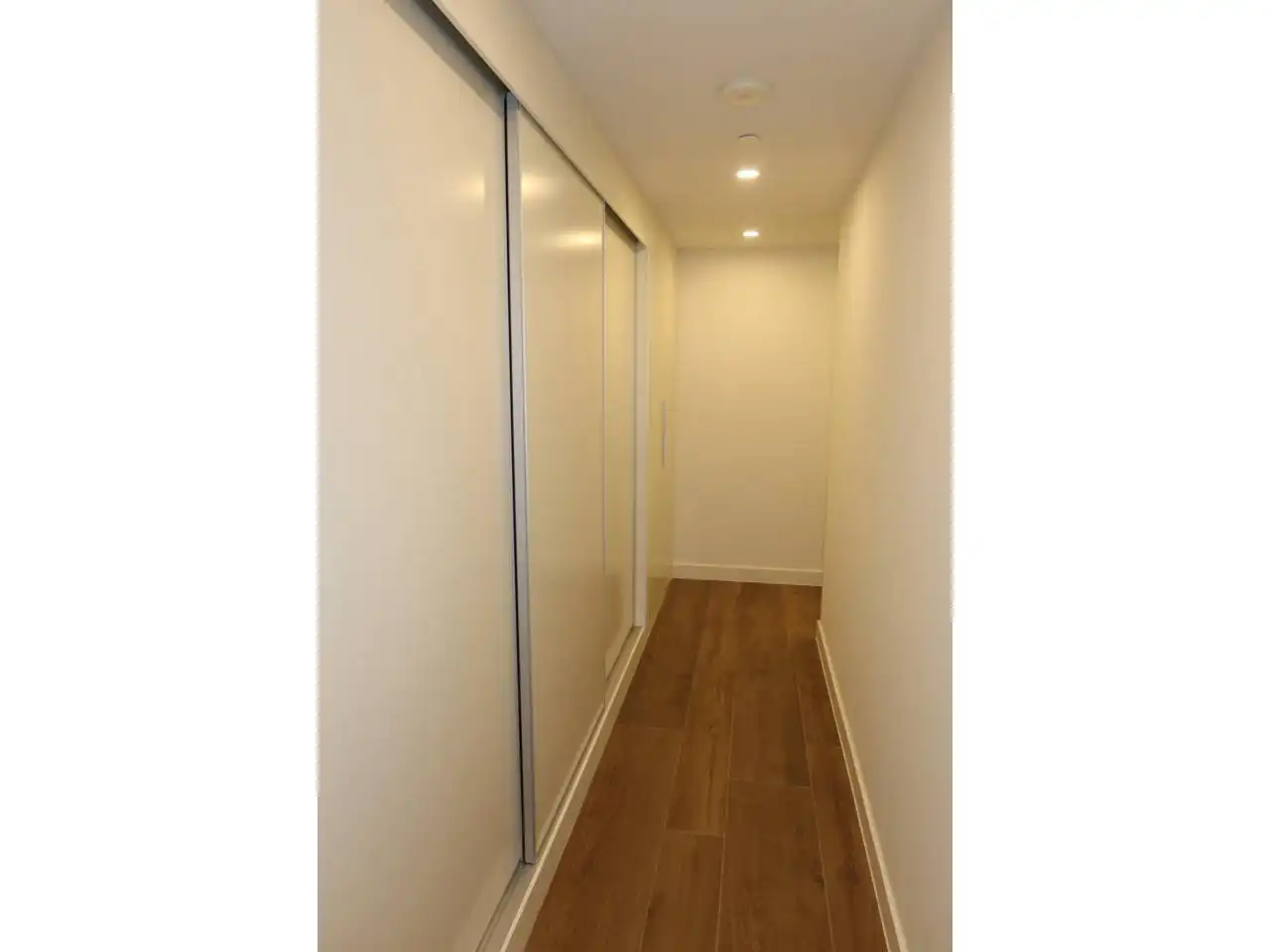 Wohnung zur Miete in Valencia mit Klimaanlage, Parkett und Balkon