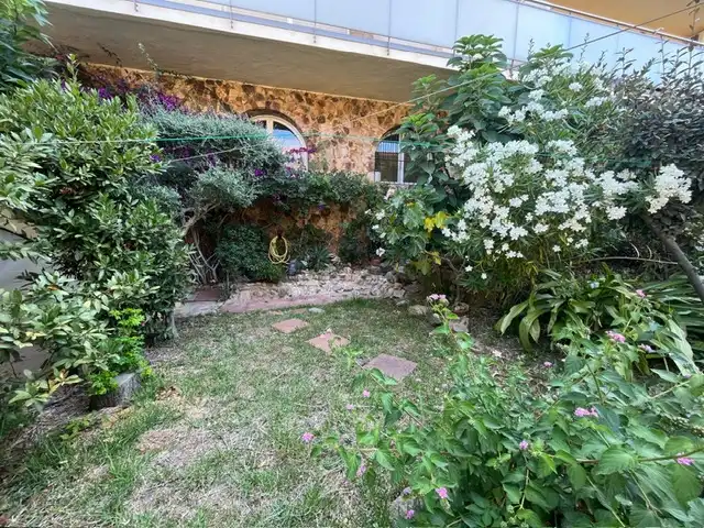 Jardín de Apartamento de alquiler en Castell d'Aro, Platja d'Aro i s'Agaró con Aire acondicionado, Jardín privado y Terraza