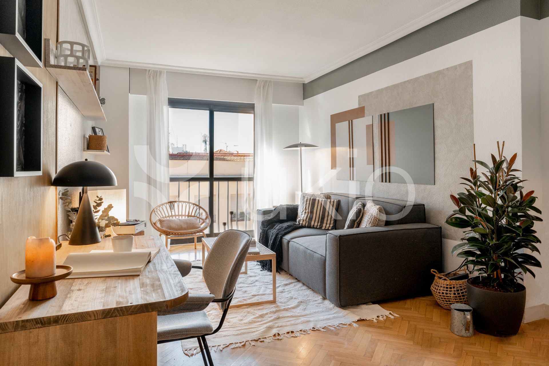 Sala d'estar de Apartament de lloguer en  Madrid Capital amb Aire condicionat, Calefacció i Moblat