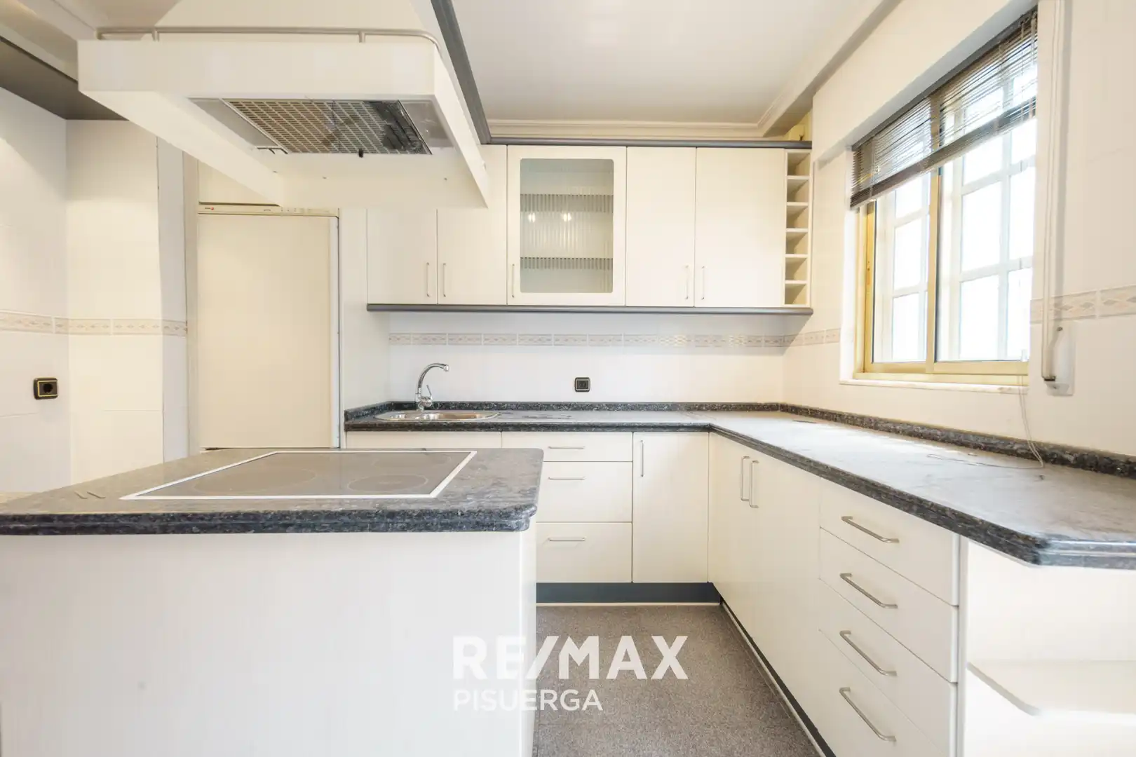 Chalet con jardín en venta en Calle Castilla y León 1, imagen 32