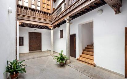 Apartment for sale in  Granada Capital  with Air Conditioner