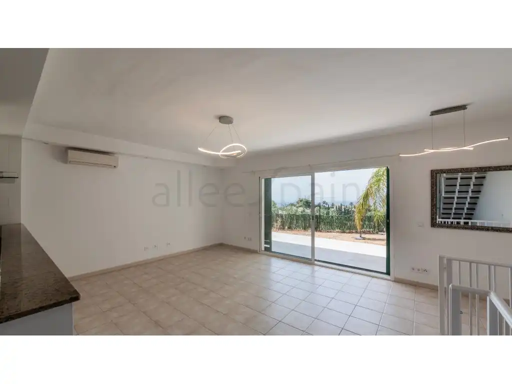 Wohnzimmer von Einfamilien-Reihenhaus zur Miete in Benalmádena