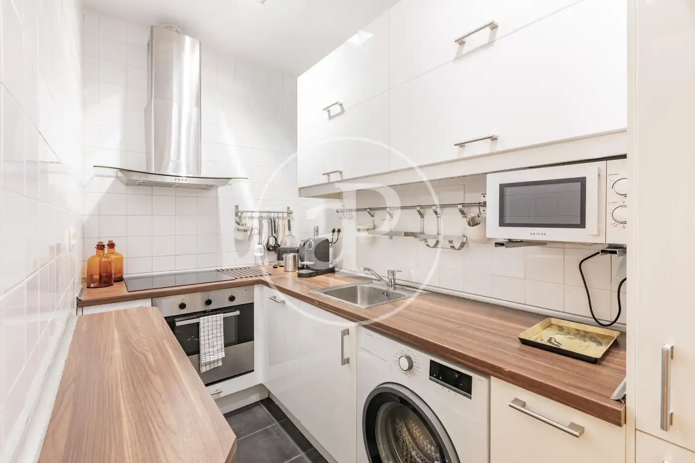 Flat for rent in C. de Moreto, Jerónimos