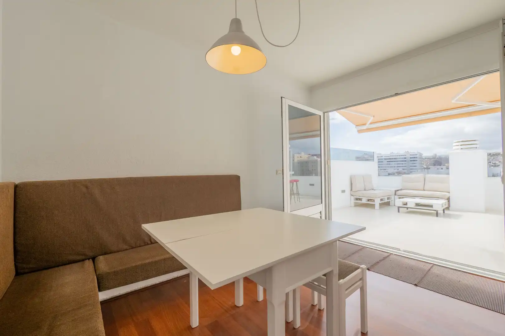 Maisonette zur Miete in Calle de Pi y Margall, 65, Alcaravaneras