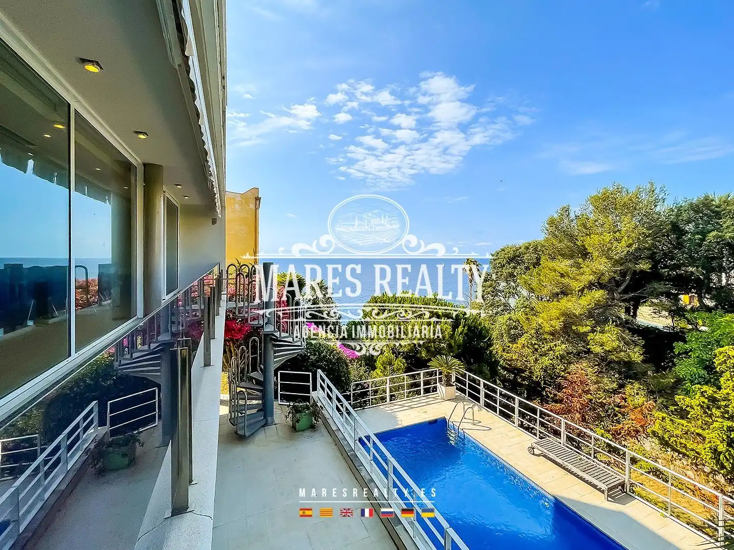 Vista exterior de Casa o xalet en venda en Lloret de Mar amb Aire condicionat, Calefacció i Jardí privat