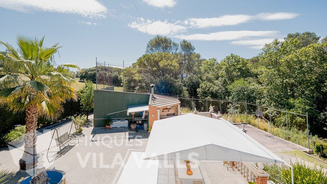 Vista exterior de Casa o xalet en venda en Lliçà d'Amunt amb Calefacció, Jardí privat i Terrassa