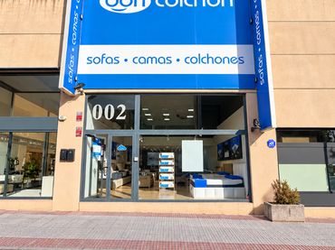 Local commercial à louer à Calle Módena 2