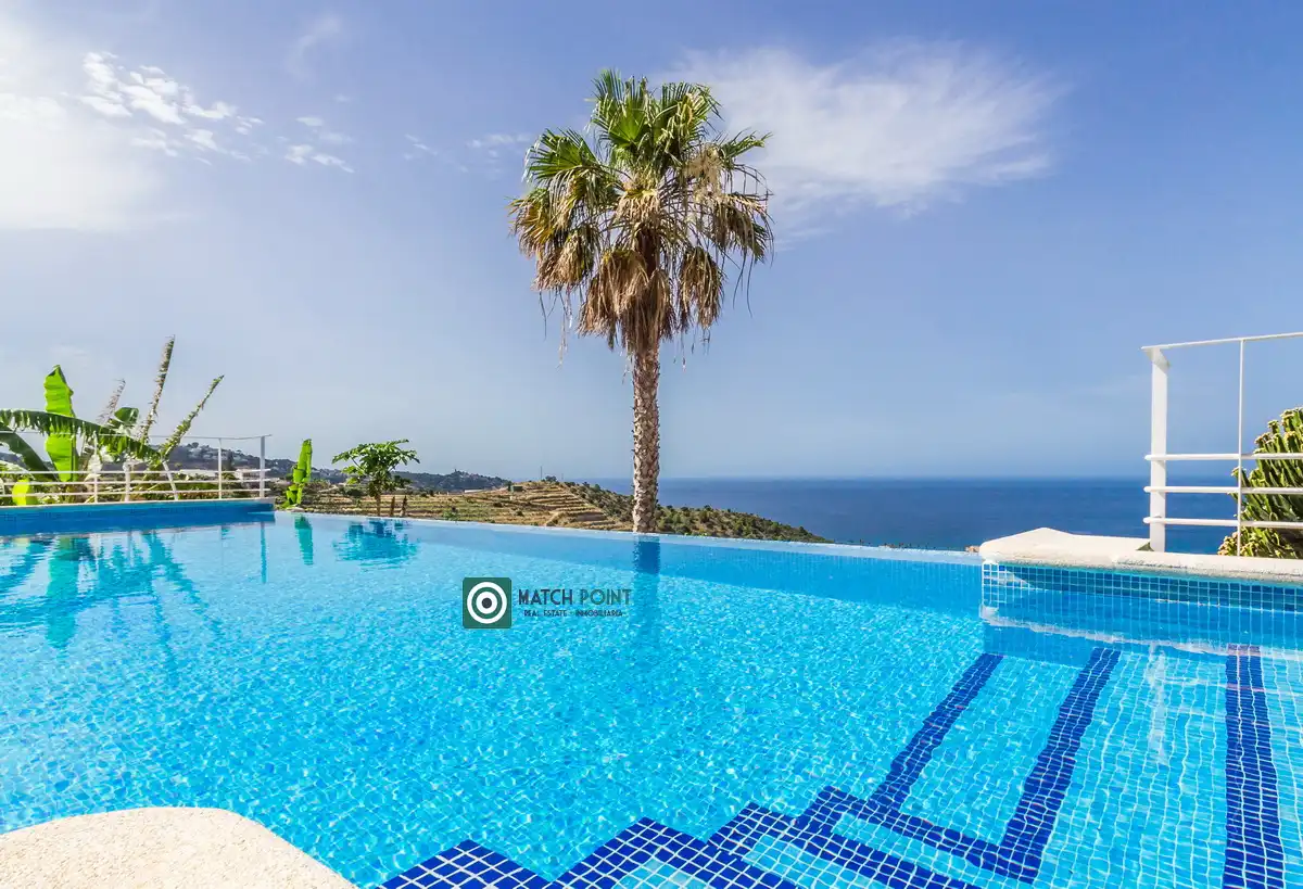 Piscina de Casa o xalet en venda en Almuñécar