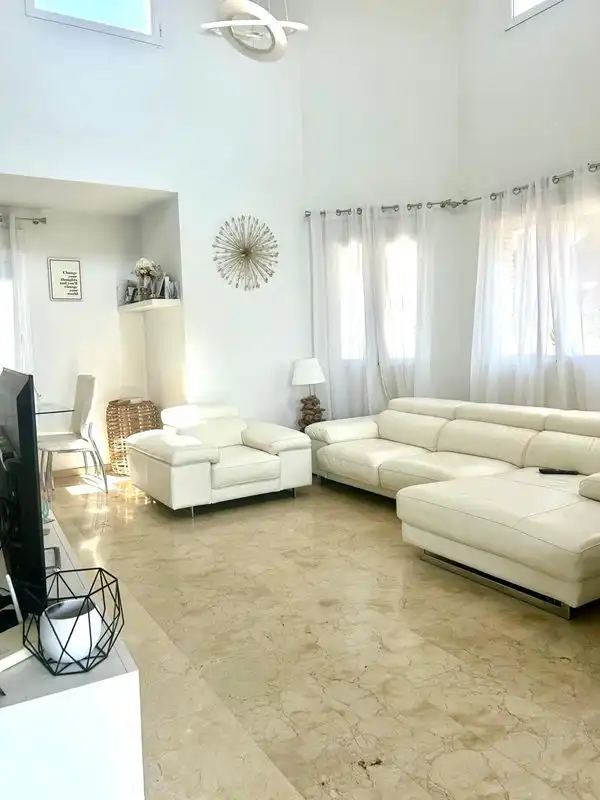 Haus zum Verkauf in alminares