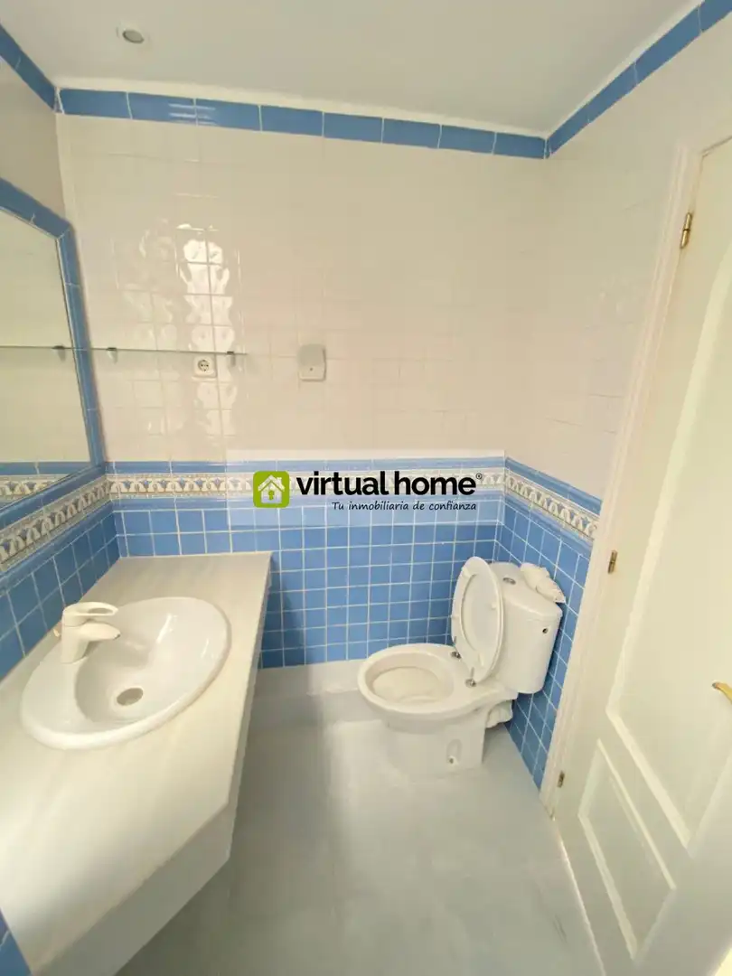 Bathroom of Flat for sale in Benidorm  with Air Conditioner, Heating and Private garden