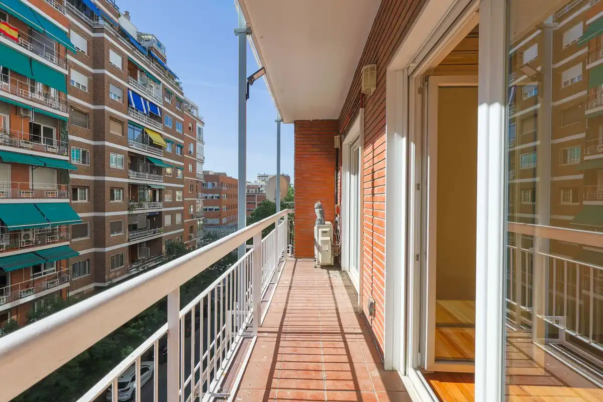 Appartement avec terrasse à vendre à Calle de Guzmán el Bueno