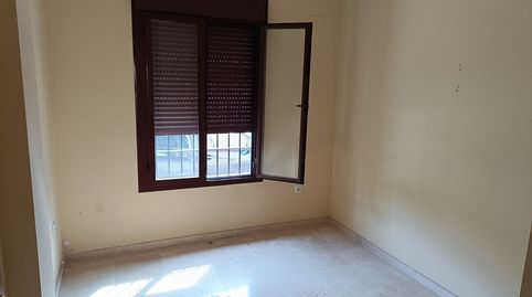 Amplia vivienda de 3 plantas junto a parques, guardería y estación de Renfe, imatge 2