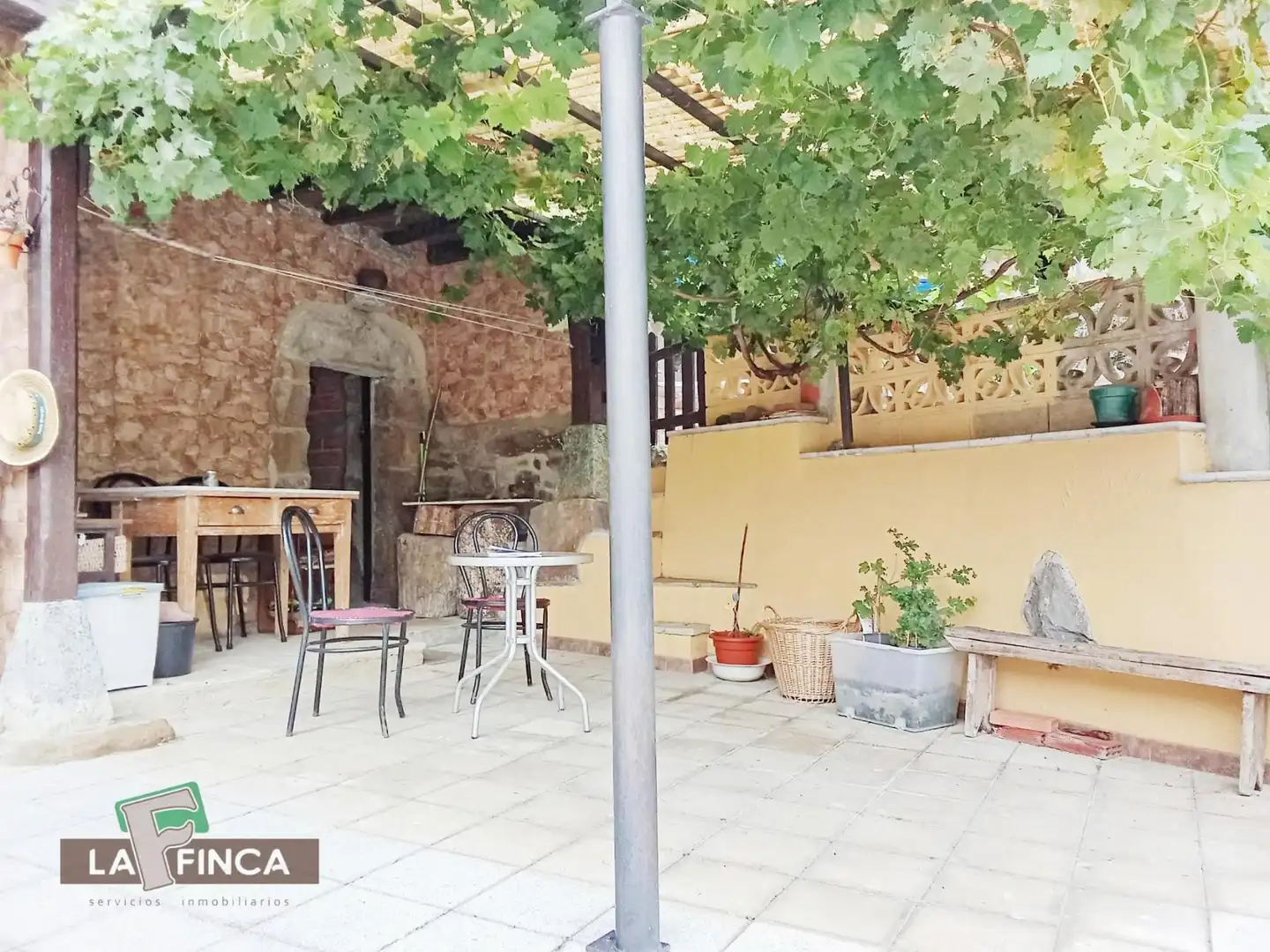 Casa adosada en venta en CASARES, Quirós