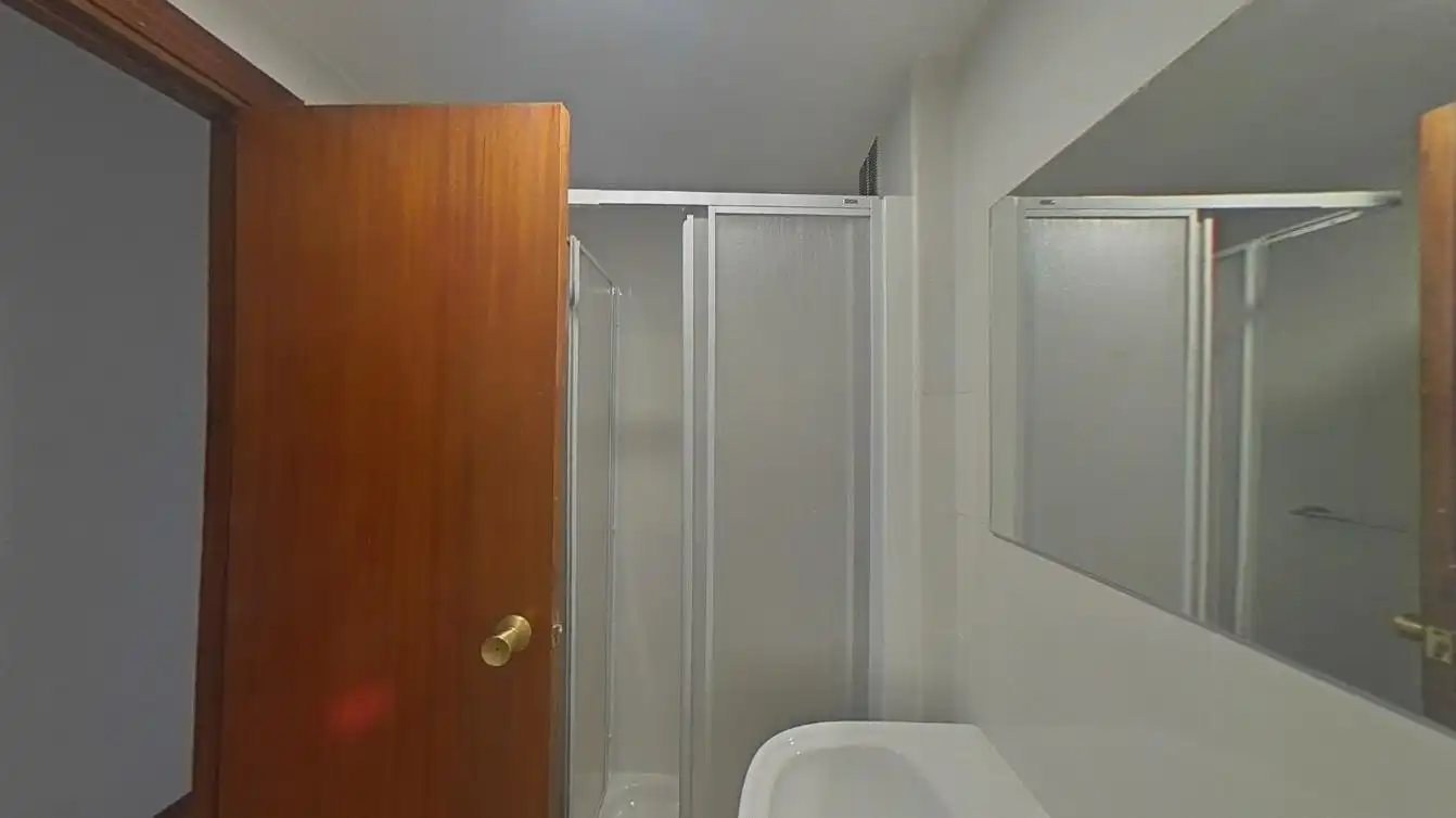 Bany de Pis en venda en Madrid amb Calefacció, Parquet i Terrassa