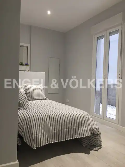 Schlafzimmer von Wohnungen zur Miete in Madrid mit Klimaanlage, Heizung und Möbliert