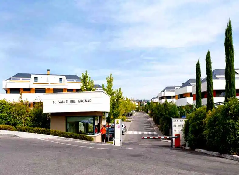 Exterior view of Detached homes for rent in La Moraleja  with Air Conditioner, Heating and Private garden