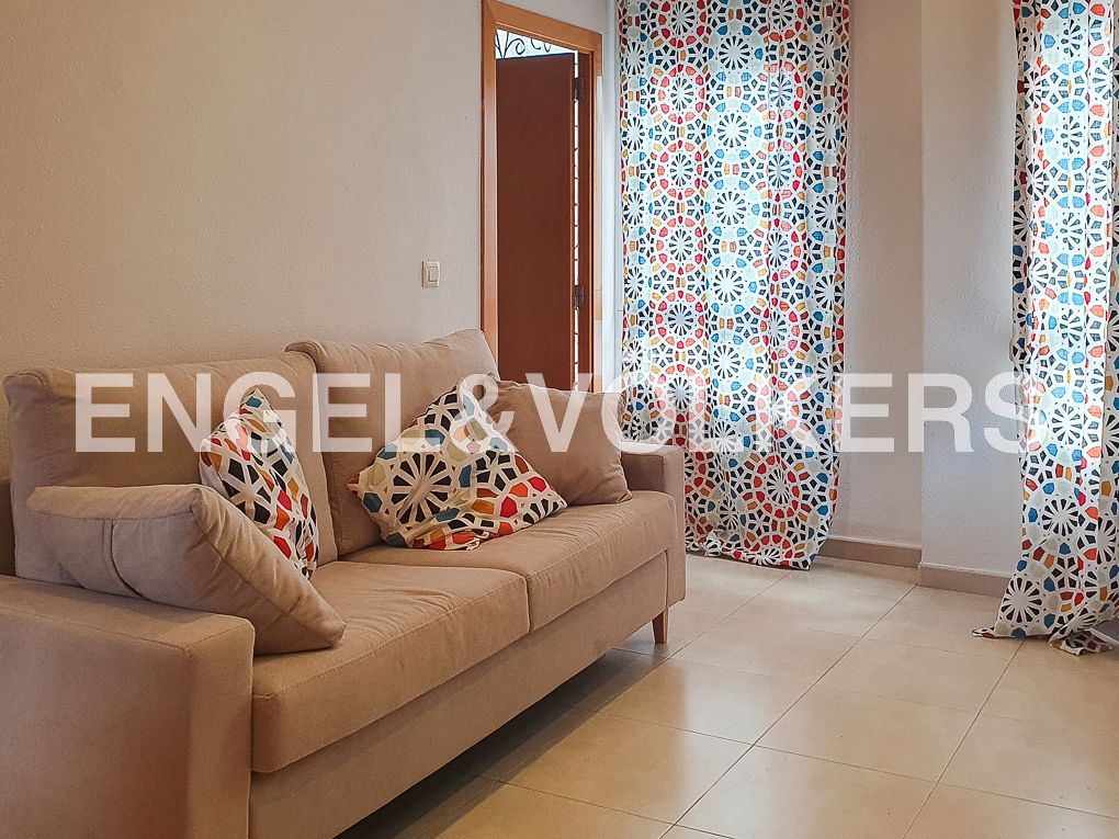 Living room of Apartment to rent in  Valencia Capital  with Air Conditioner, Heating and Furnished