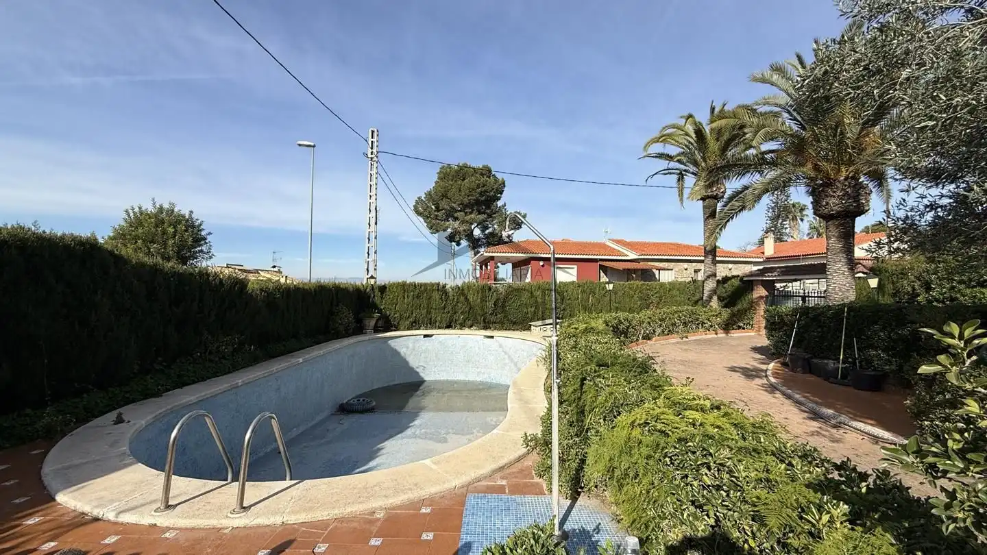 Piscina de Casa o xalet en venda en Carcaixent amb Terrassa i Piscina