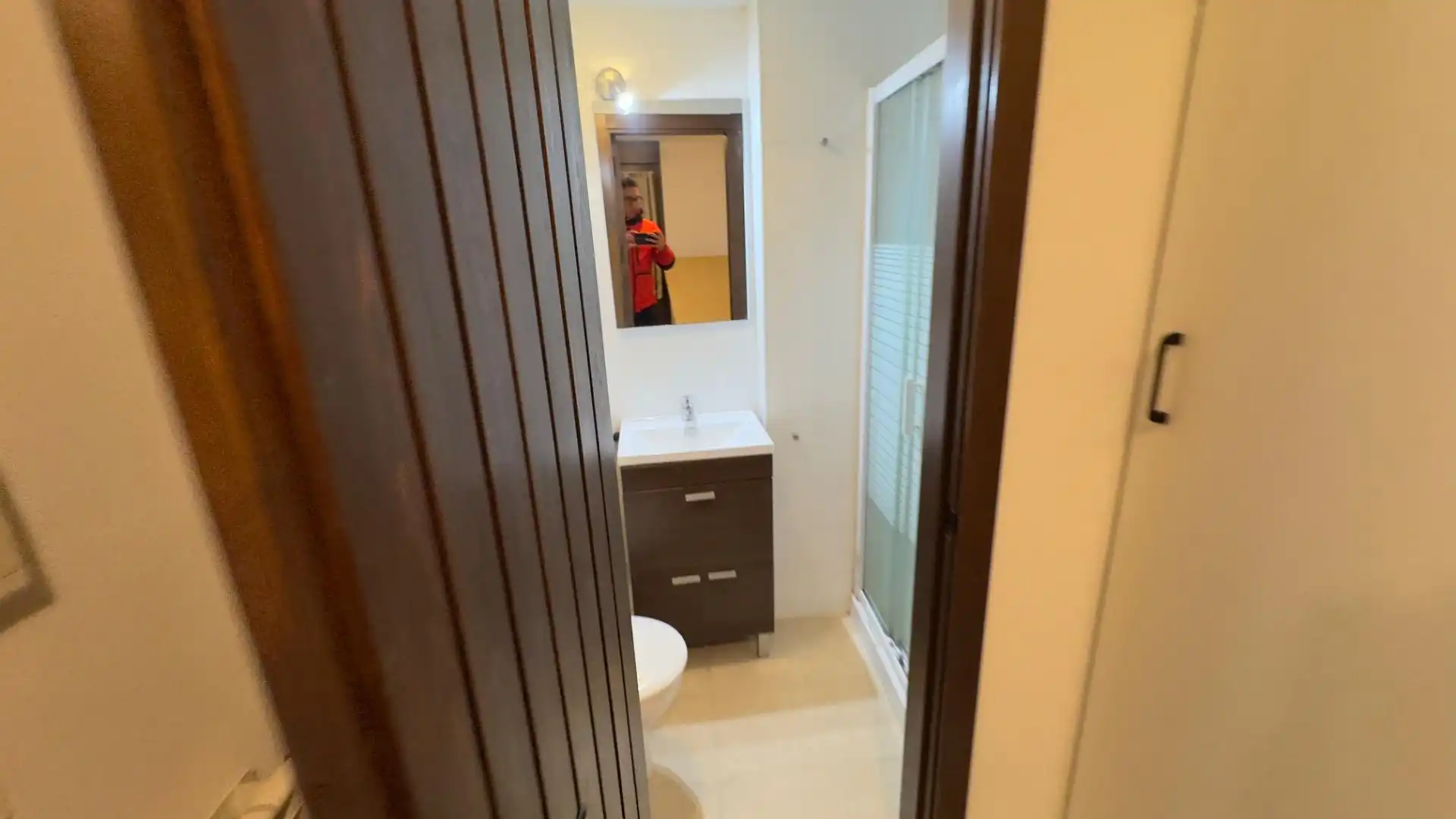 Bathroom of Study for rent in Granada  with Air Conditioner, Heating and Furnished