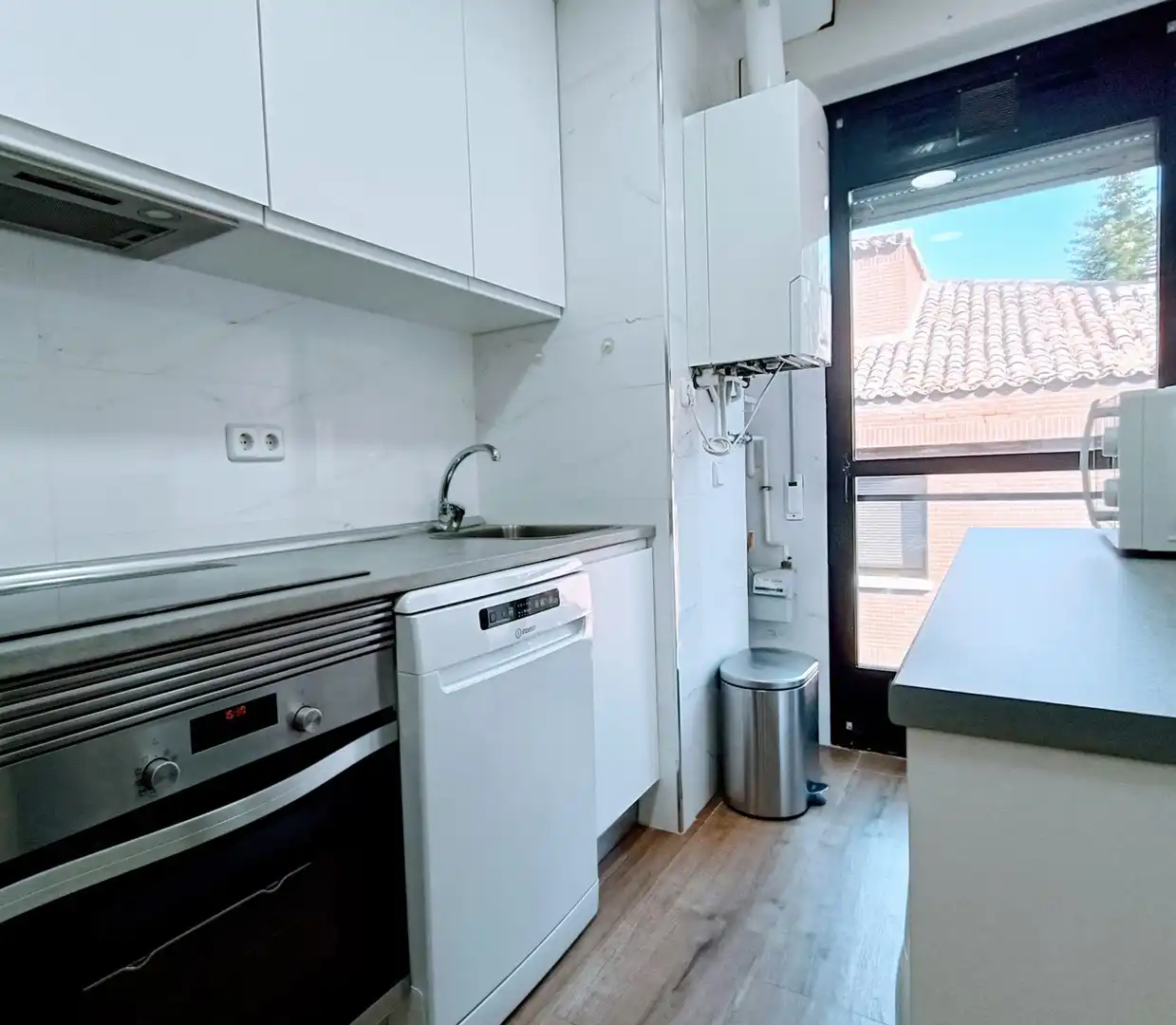Küche von Wohnung zur Miete in Madrid mit Klimaanlage, Heizung und Parkett