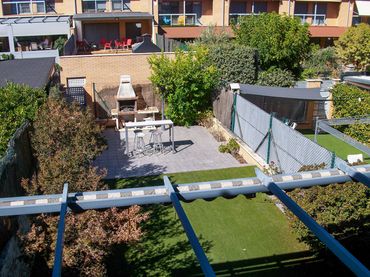 Casa aparellada amb piscina en venda a Calle del Pino Marítimo
