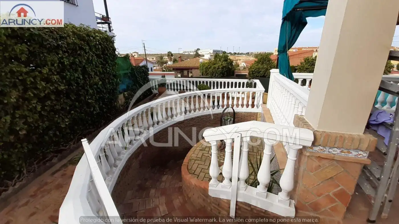 Terrassa de Casa o xalet en venda en Alcalá de Guadaira amb Aire condicionat, Calefacció i Jardí privat