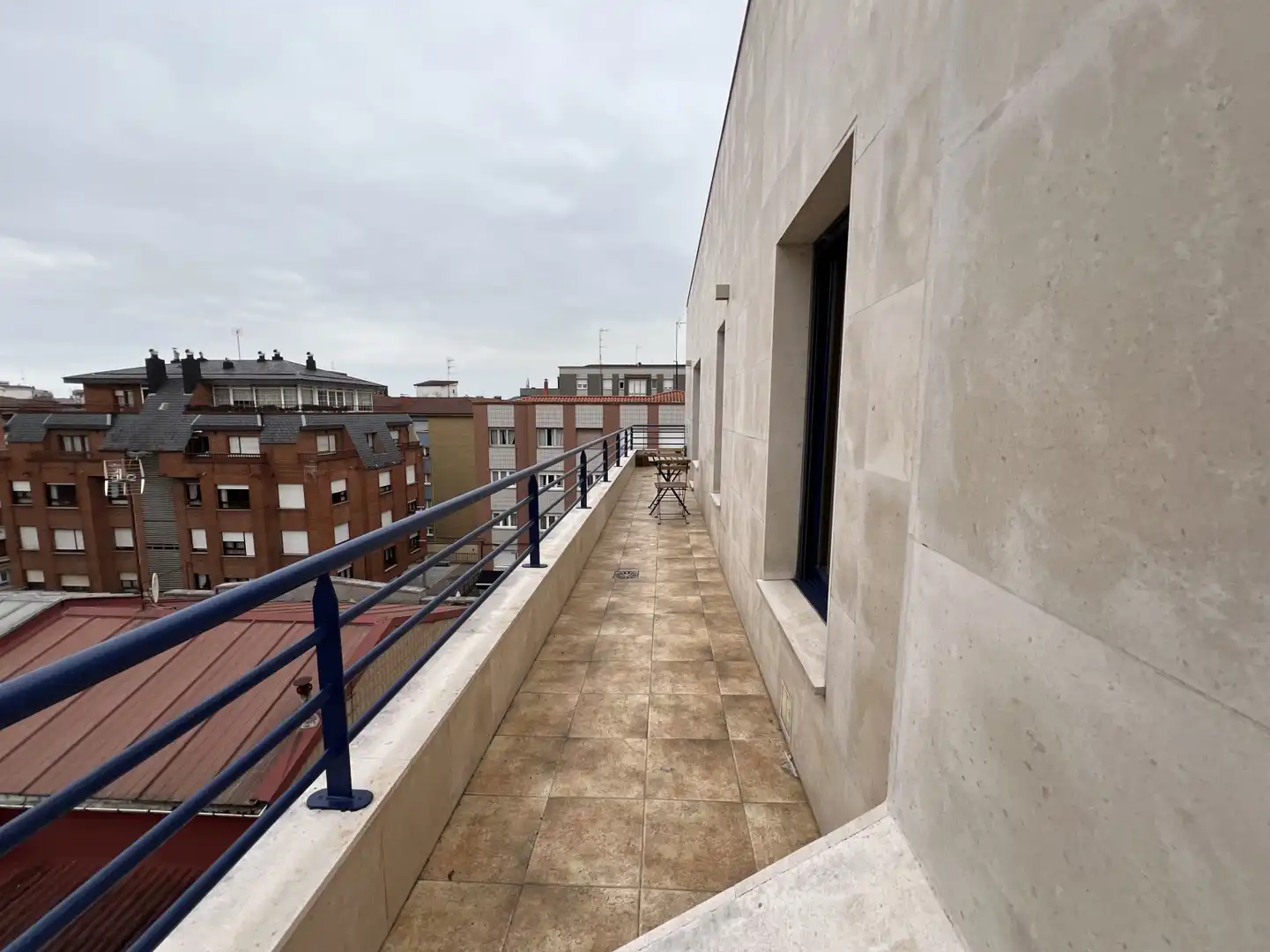 Terrassa de Àtic de lloguer en Gijón  amb Calefacció, Parquet i Terrassa