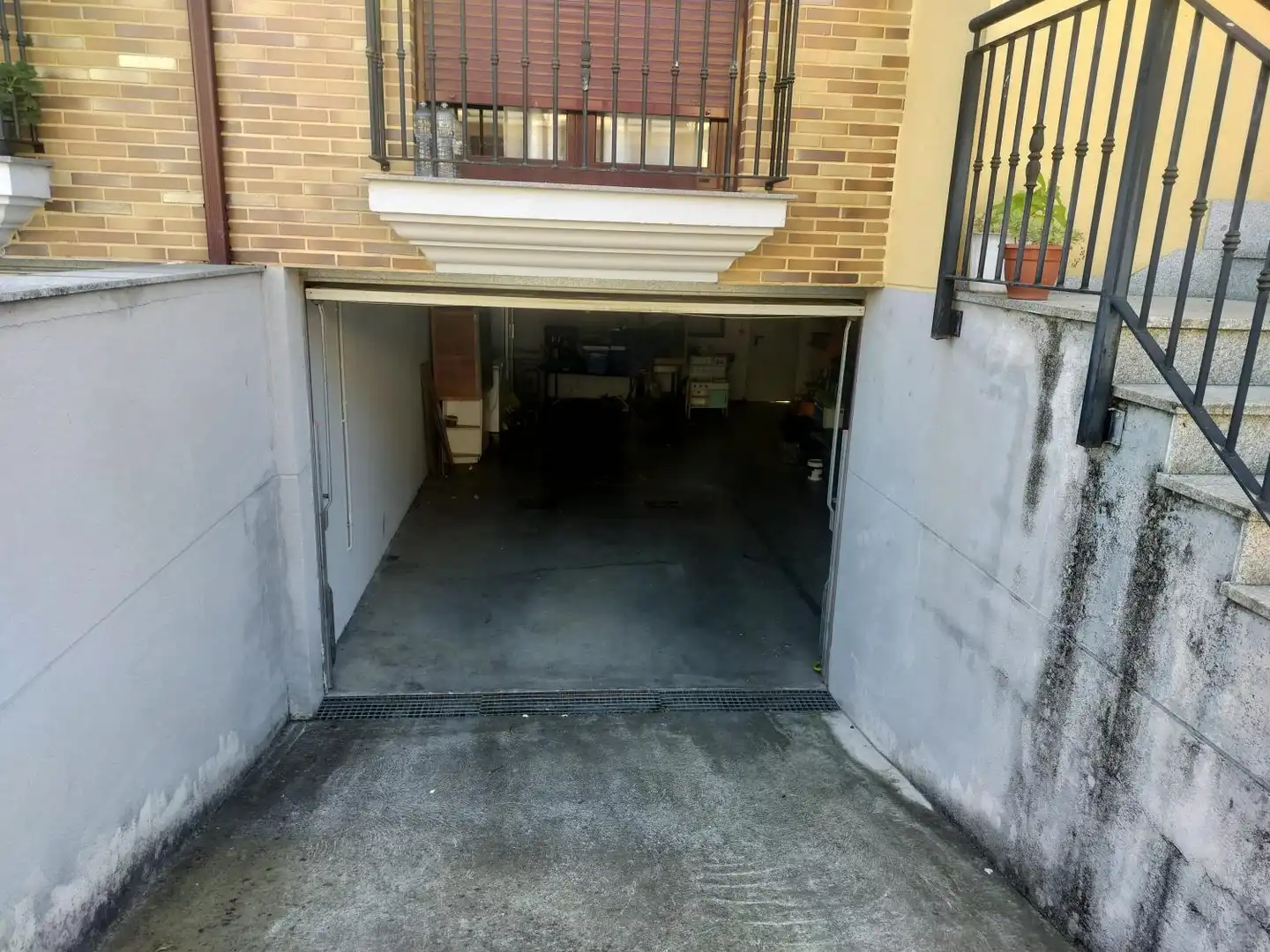 Aparcament de Casa adosada en venda en Ponferrada amb Calefacció