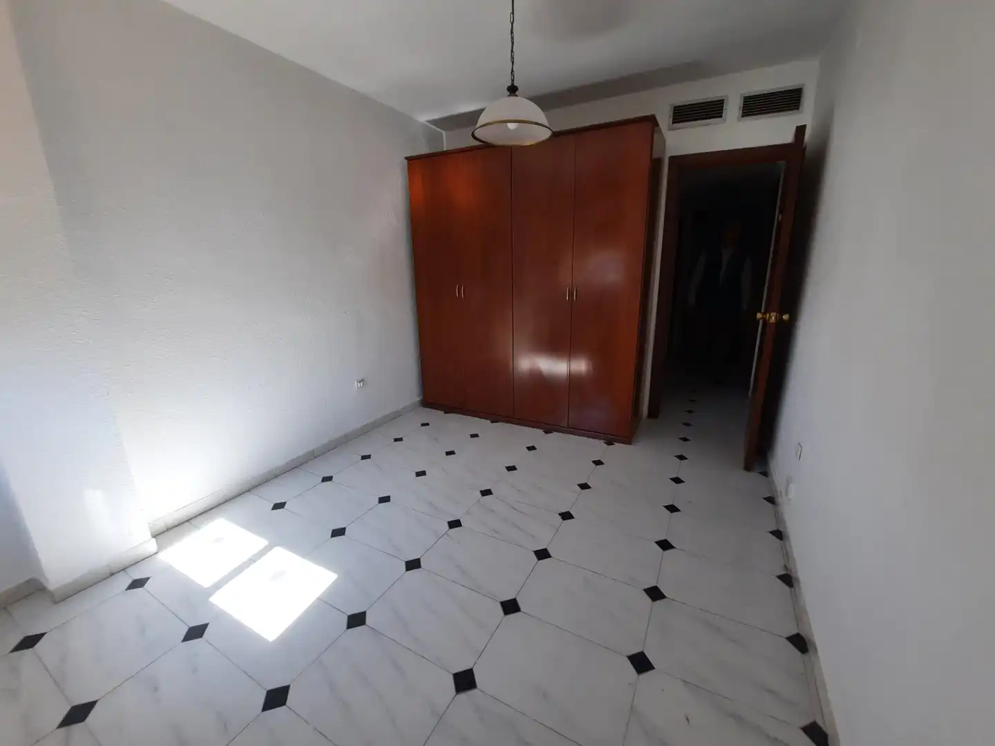 Habitación de Piso en venta en Badajoz con Calefacción