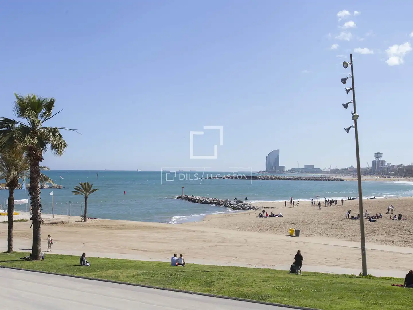 Außenansicht von Dachboden zum Verkauf in Barcelona mit Klimaanlage, Heizung und Privatgarten