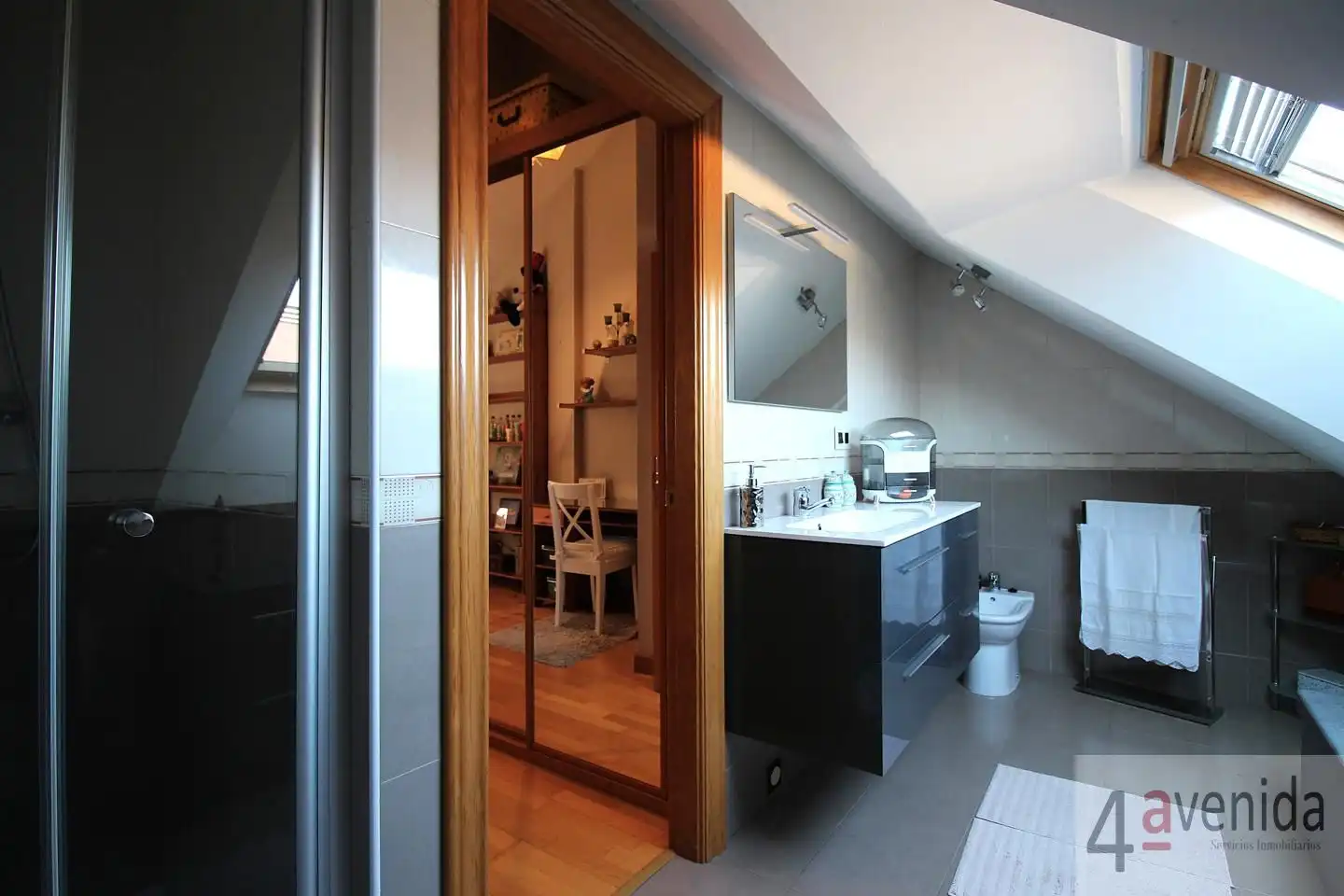 Baño de Casa adosada en venta en Gijón  con Calefacción y Terraza