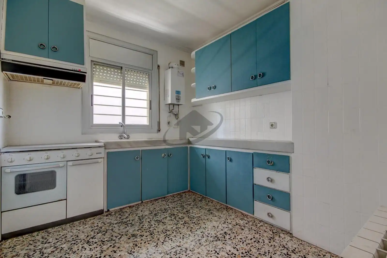 Küche von Haus oder Chalet zum Verkauf in Barberà del Vallès mit Heizung, Privatgarten und Terrasse