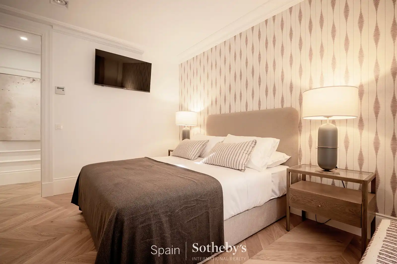Dormitori de Apartament en venda en Madrid amb Aire condicionat, Calefacció i Terrassa