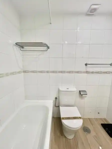 Bathroom of Flat for sale in Mijas  with Air Conditioner, Terrace and Swimming Pool