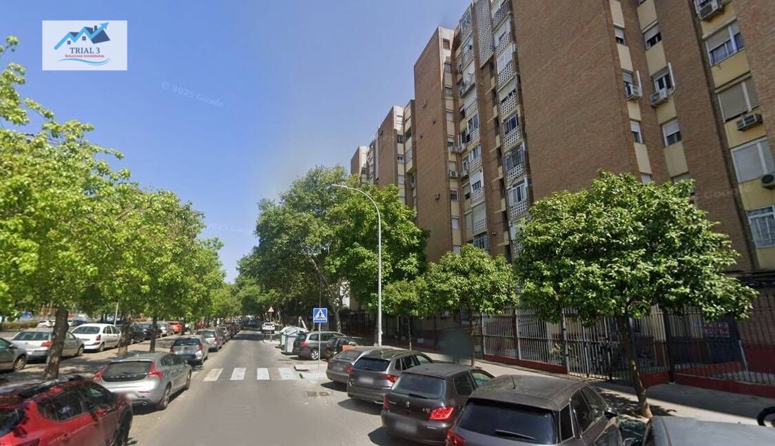 Exterior view of Flat for sale in  Sevilla Capital