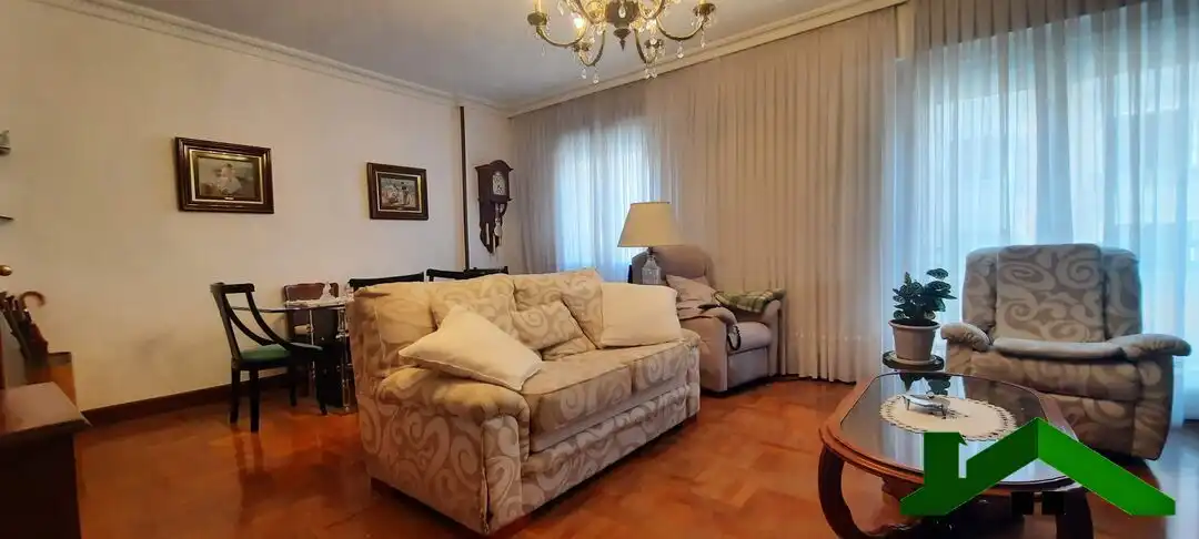 Sala d'estar de Pis en venda en Bilbao  amb Calefacció i Terrassa