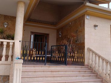 Detached house with balcony for sale in Sur