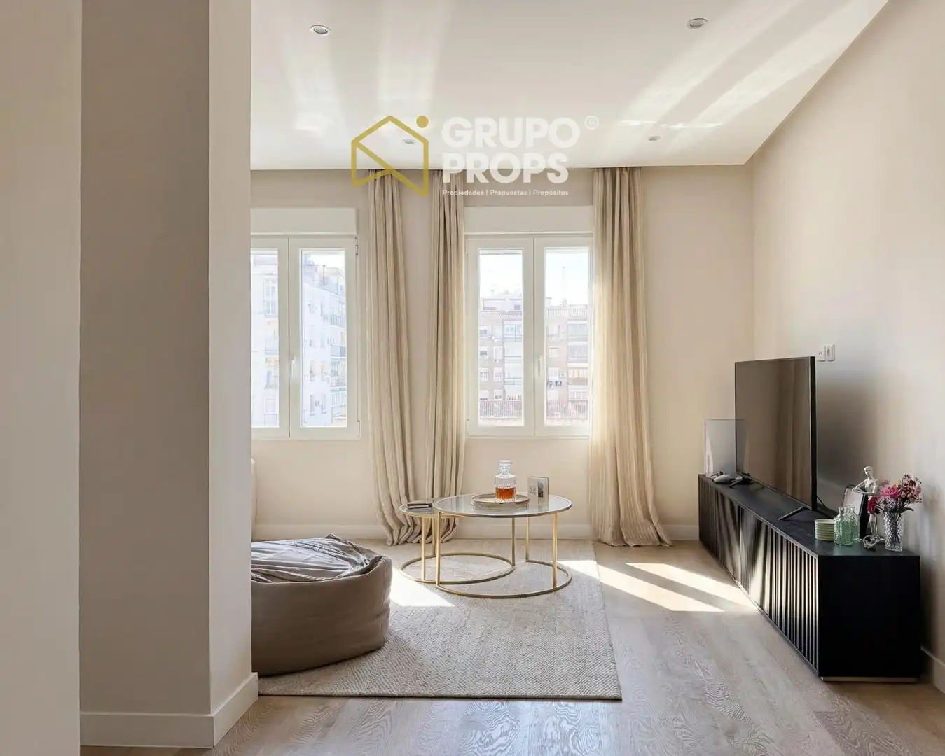 Wohnzimmer von Wohnung zum Verkauf in Madrid mit Klimaanlage und Heizung