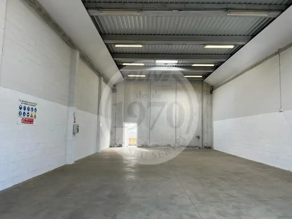 Fabrikhallen zur Miete in calle del Camí Vell, Fenals