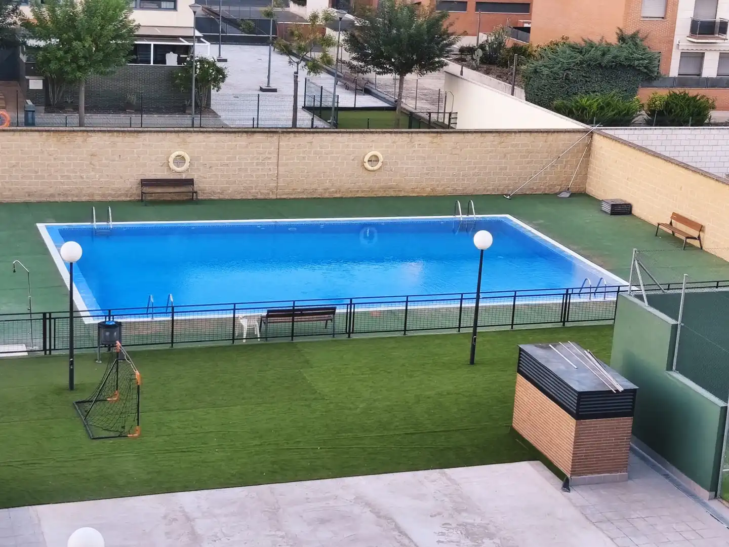 Piscina de Estudio de alquiler en Nuevo Hospital