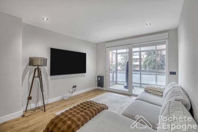 Piso en Venta en De Saavedra Fajardo en Puerta del Ángel