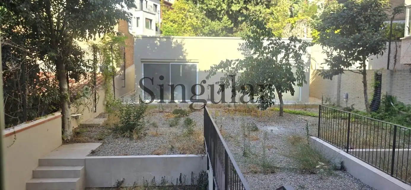 Dúplex en venta en Barcelona con Aire acondicionado, Calefacción y Jardín privado
