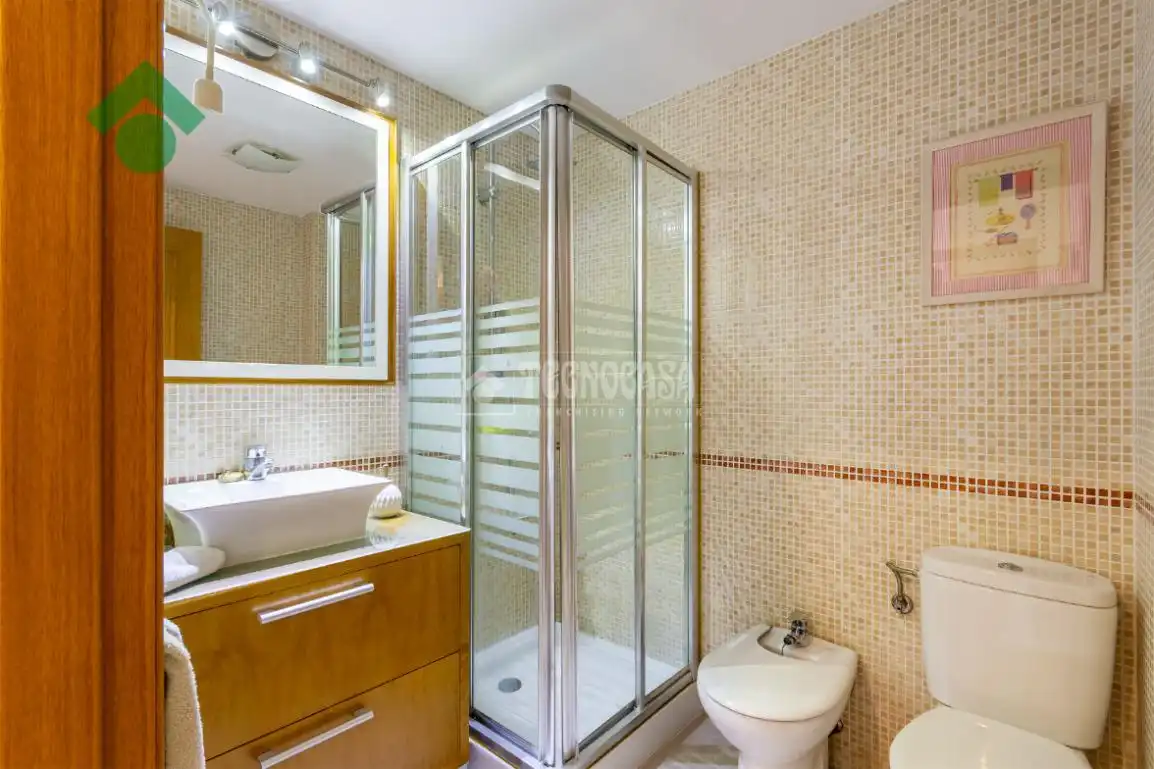 Bathroom of Flat for sale in Vélez-Málaga  with Air Conditioner and Furnished