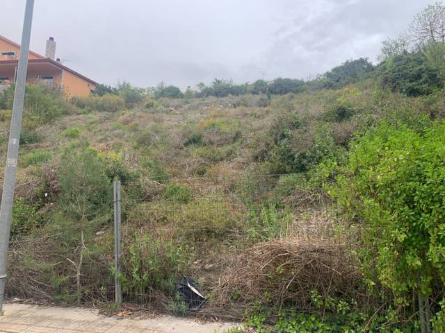 Terreno residencial en Venta en Calle PINS en Olesa de Bonesvalls