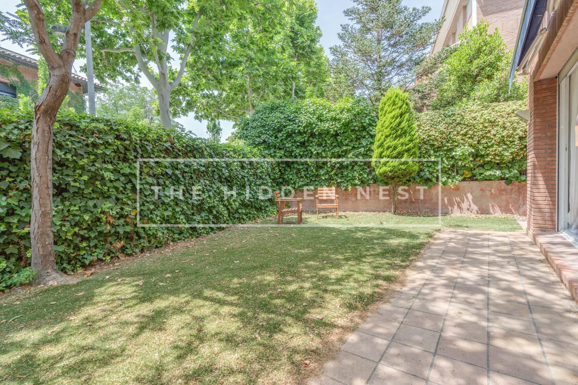 Jardí de Casa adosada en venda en Sant Cugat del Vallès amb Calefacció, Jardí privat i Terrassa